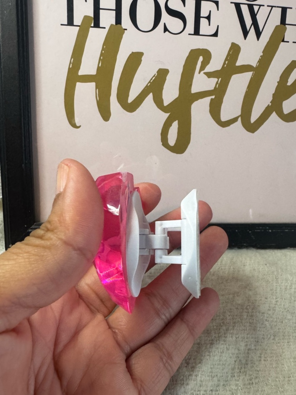 Faceted Pink Heart pop socket - Picture 2 of 3